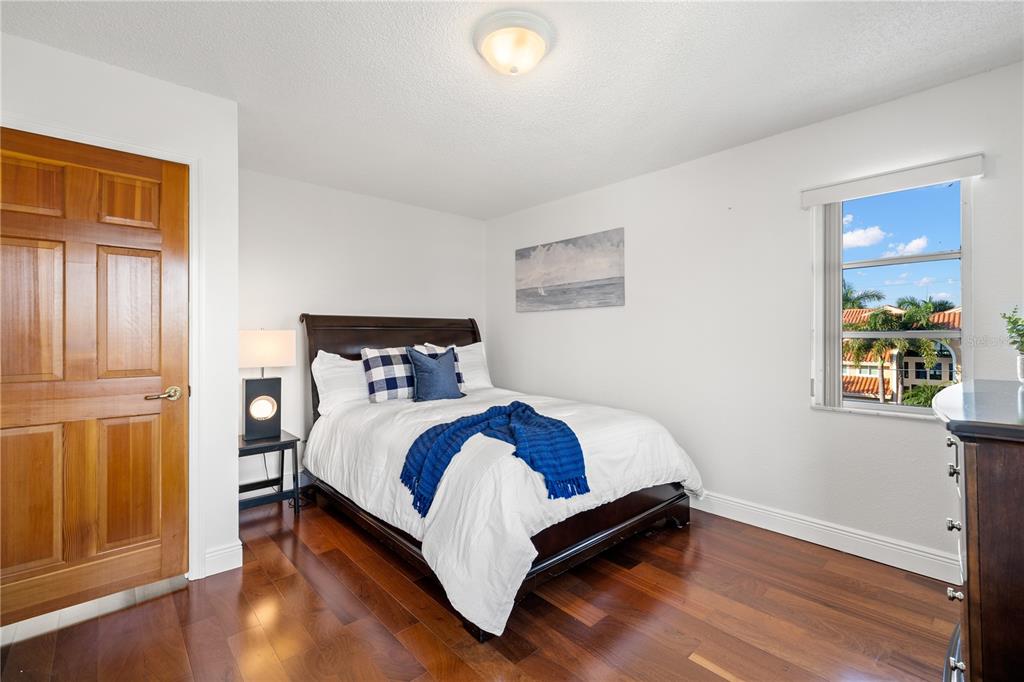 BAYSIDE SUB 4 - Residential