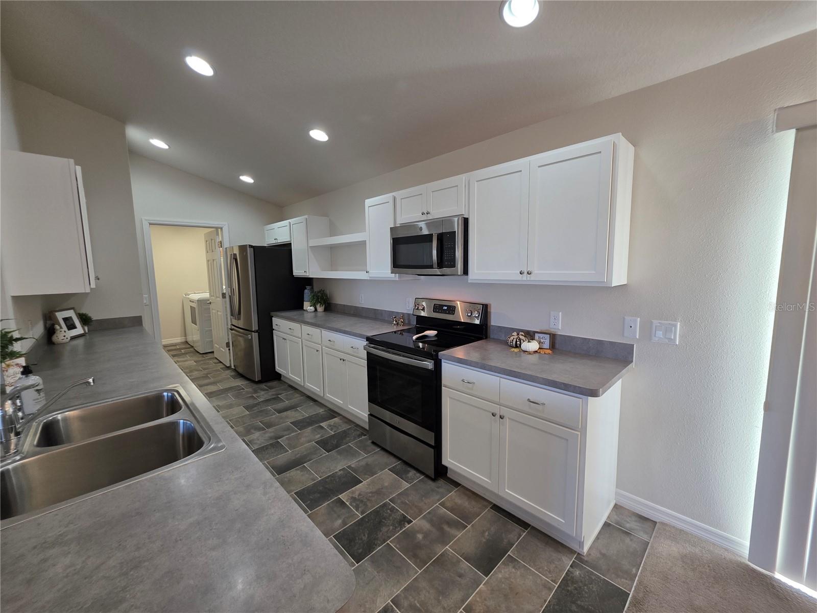 MARION OAKS UN 2 - Residential Lease