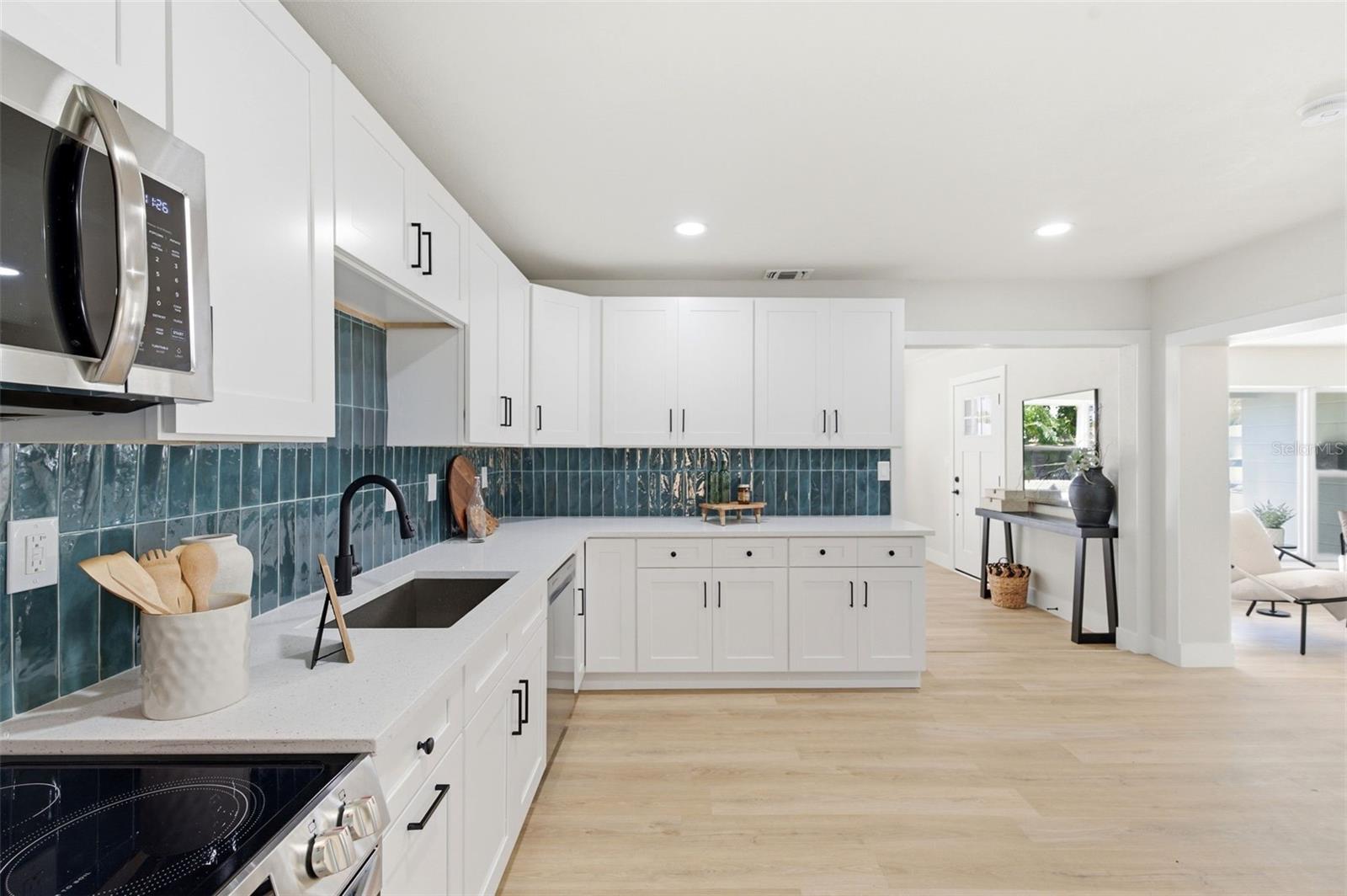 SIRMONS ESTATES - Residential