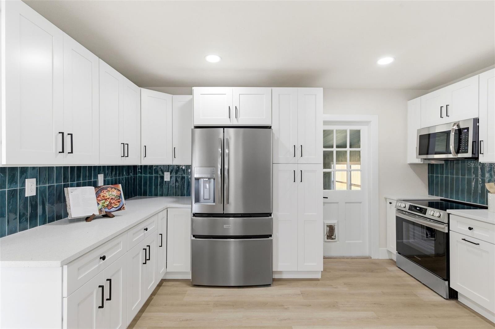 SIRMONS ESTATES - Residential