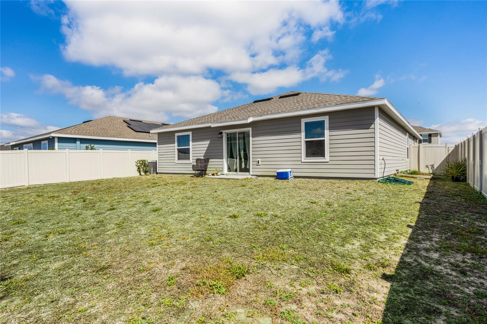 ESTATES AT LAKE HAMMOCK - Residential