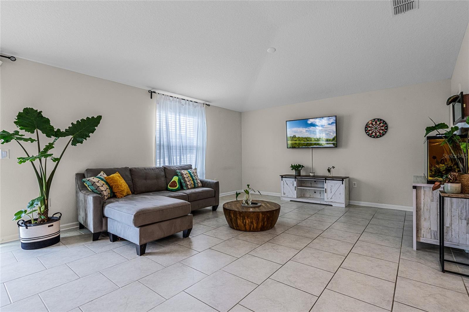 ESTATES AT LAKE HAMMOCK - Residential