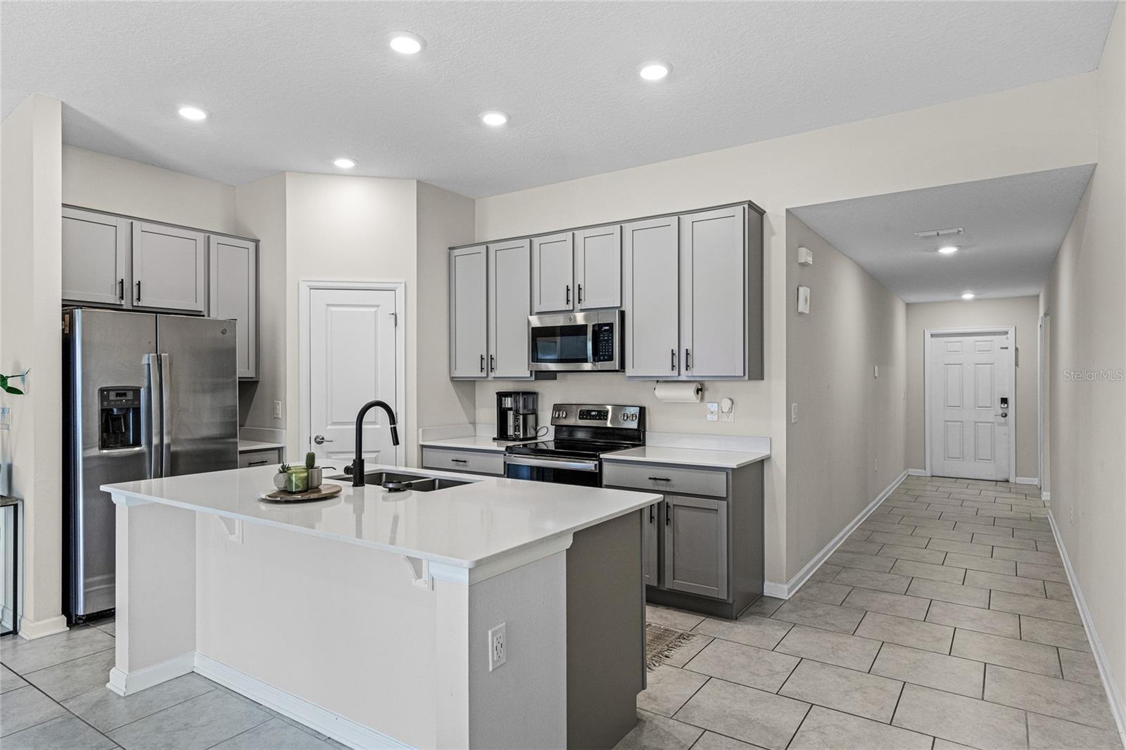 ESTATES AT LAKE HAMMOCK - Residential