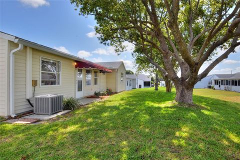 A home in LAKELAND