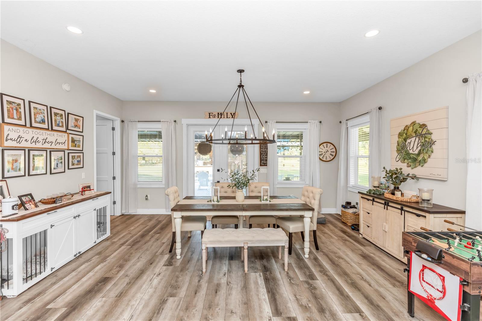 RIVER OAKS ESTATES - Residential