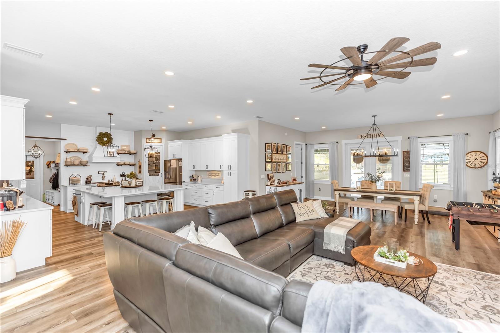 RIVER OAKS ESTATES - Residential