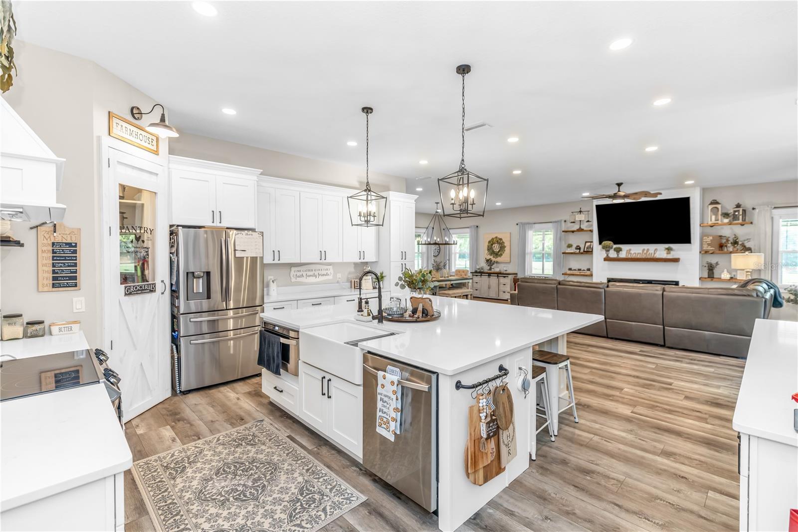 RIVER OAKS ESTATES - Residential