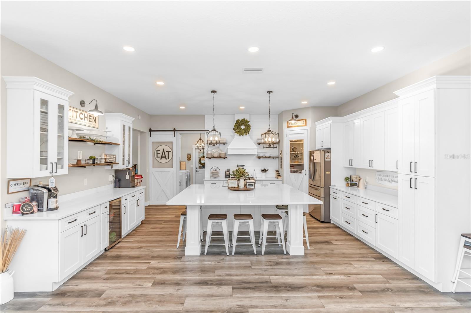 RIVER OAKS ESTATES - Residential