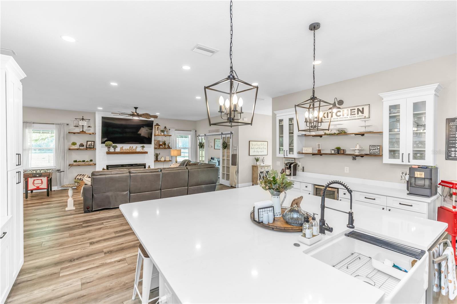 RIVER OAKS ESTATES - Residential