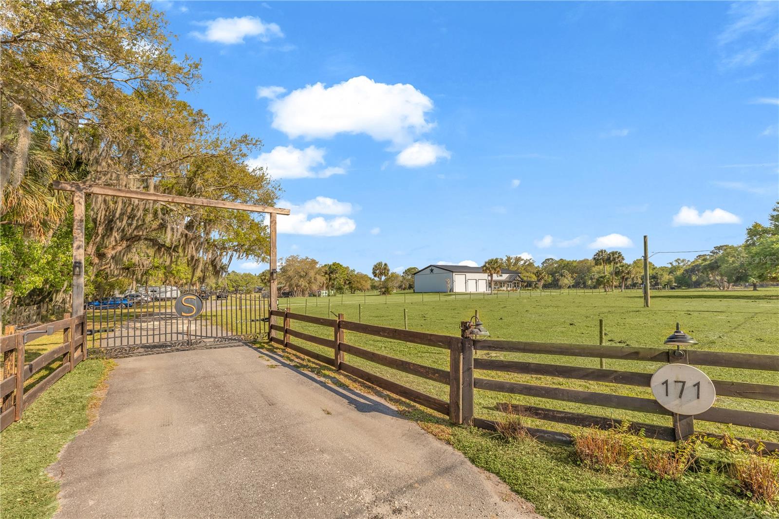 RIVER OAKS ESTATES - Residential