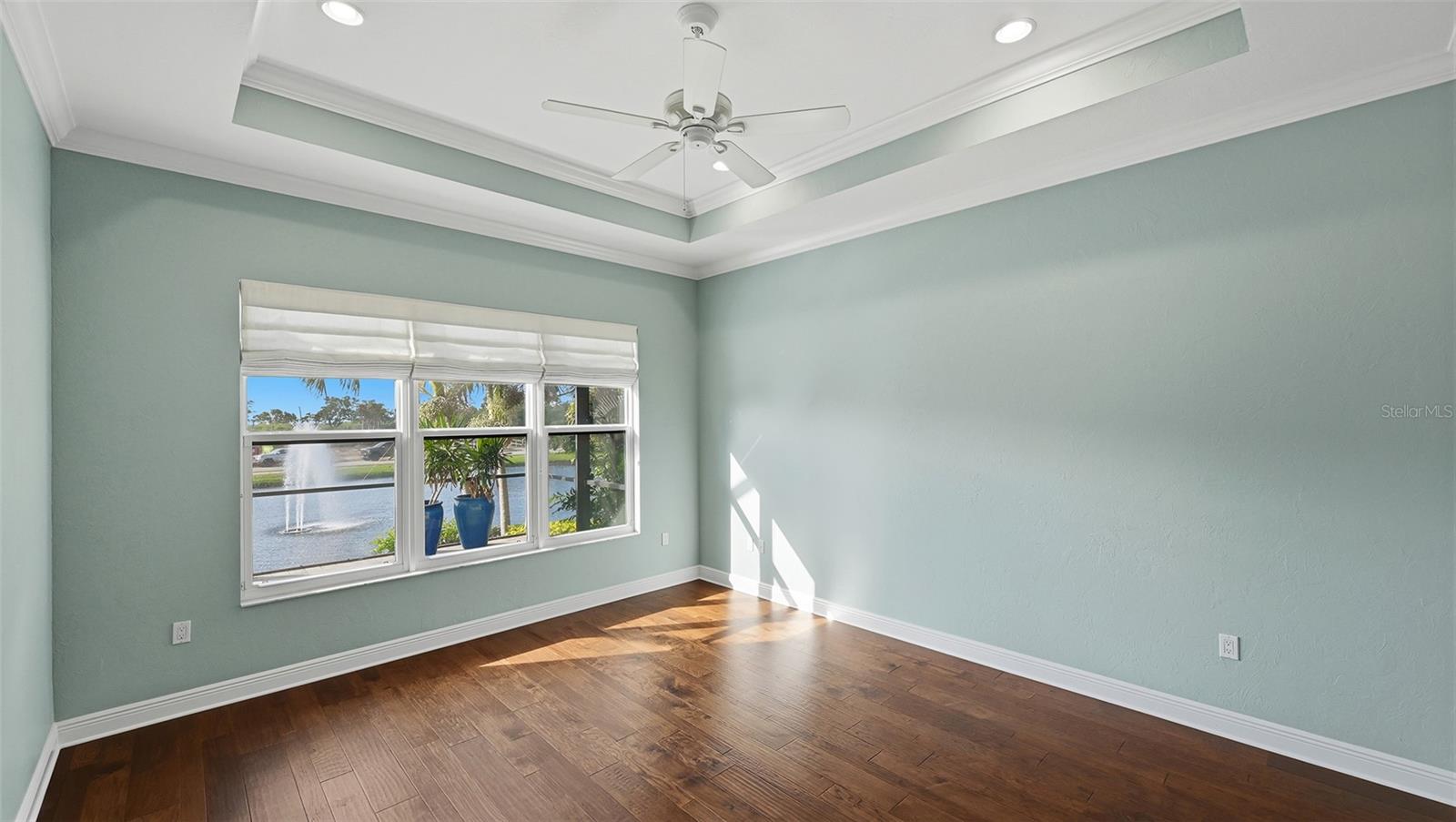 LEGENDS BAY - Residential