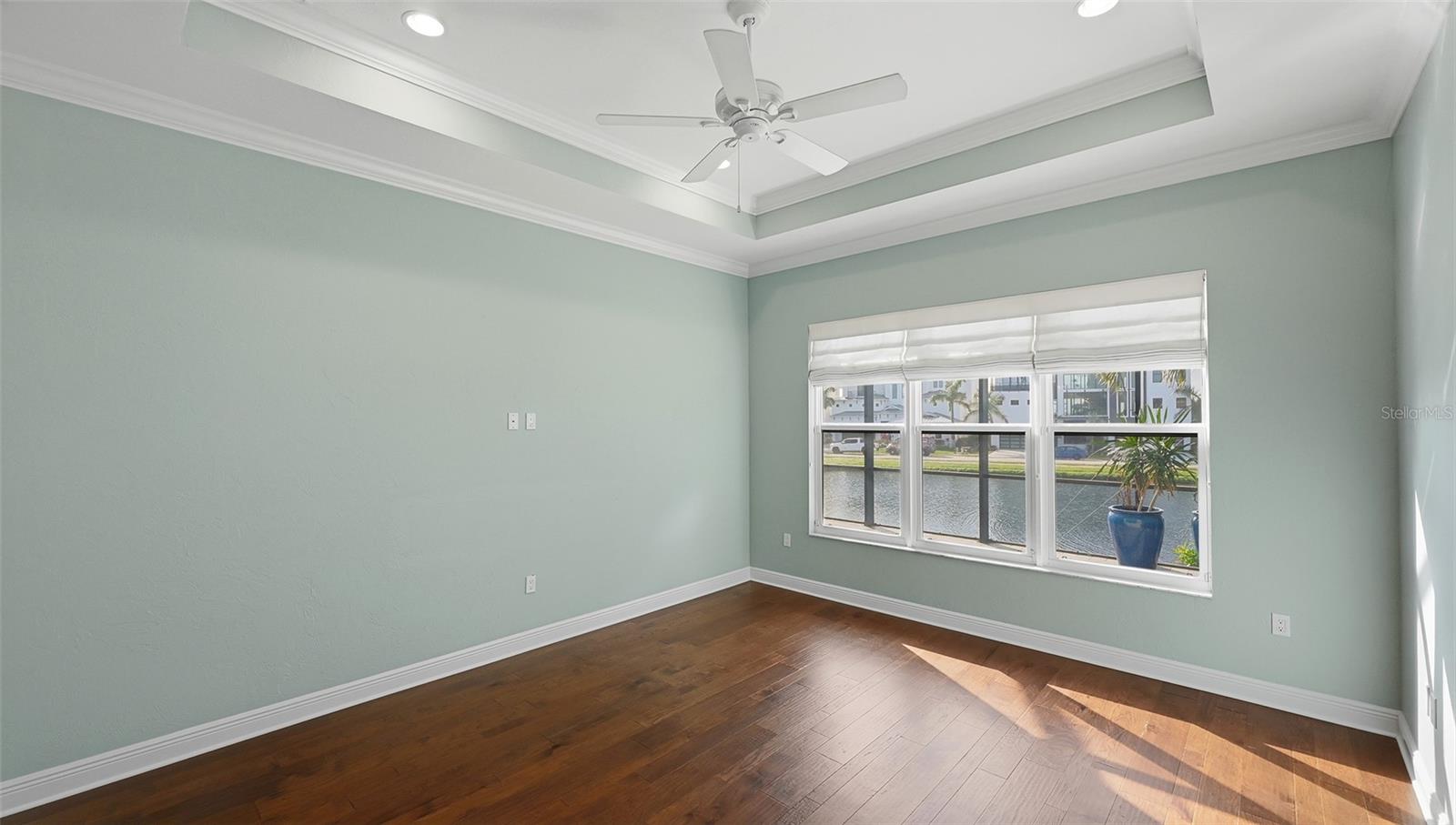 LEGENDS BAY - Residential