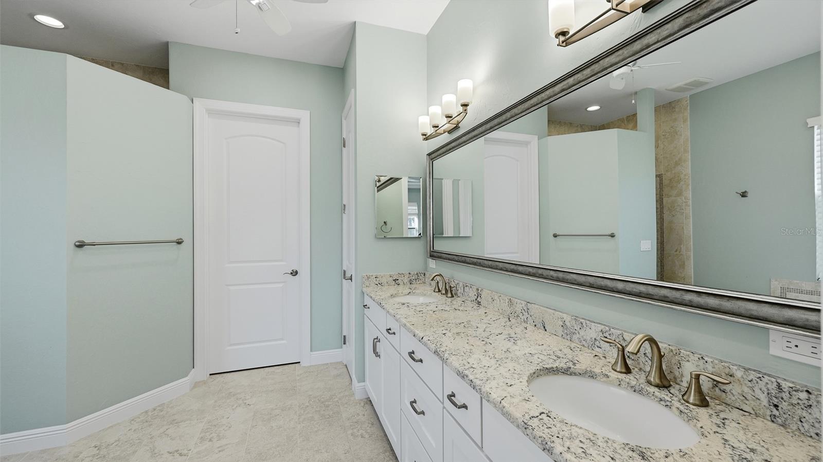 LEGENDS BAY - Residential