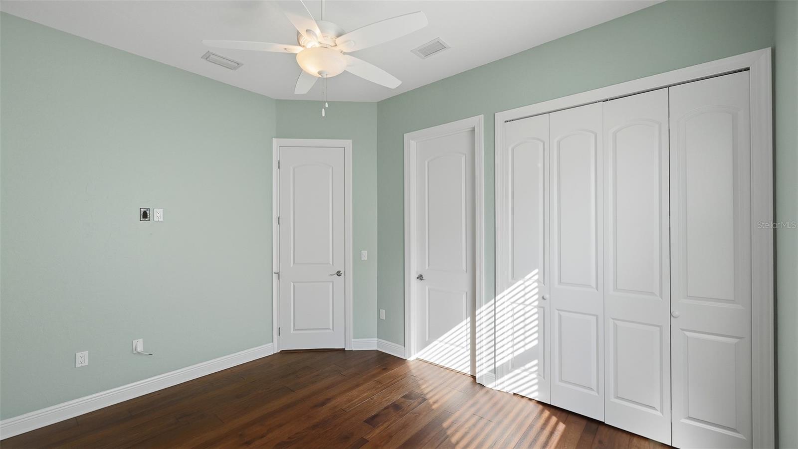 LEGENDS BAY - Residential