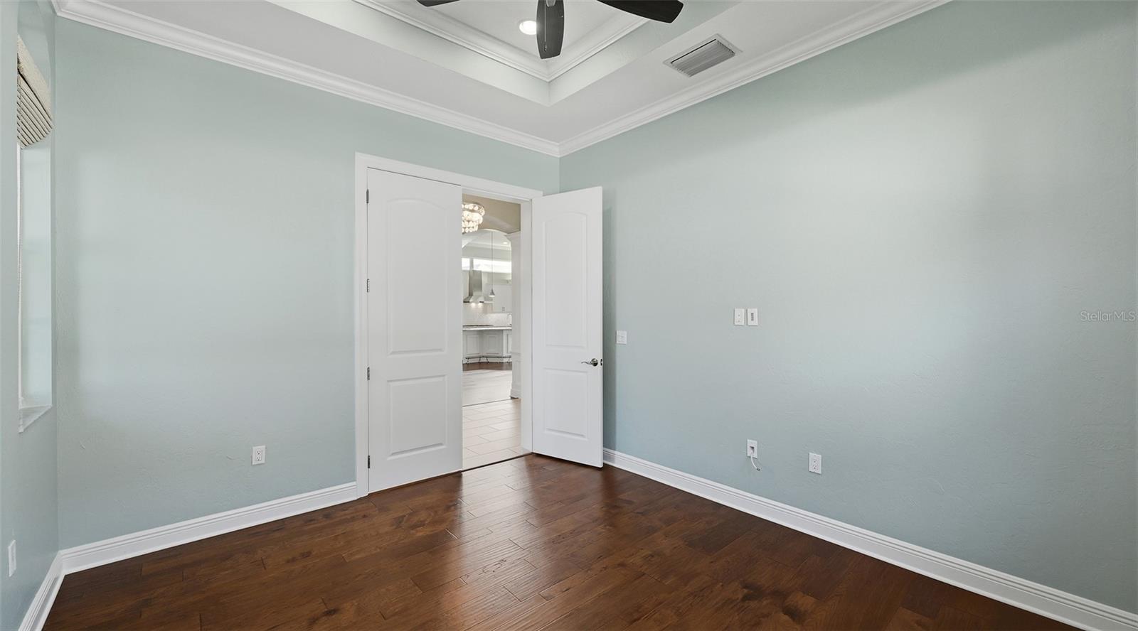 LEGENDS BAY - Residential