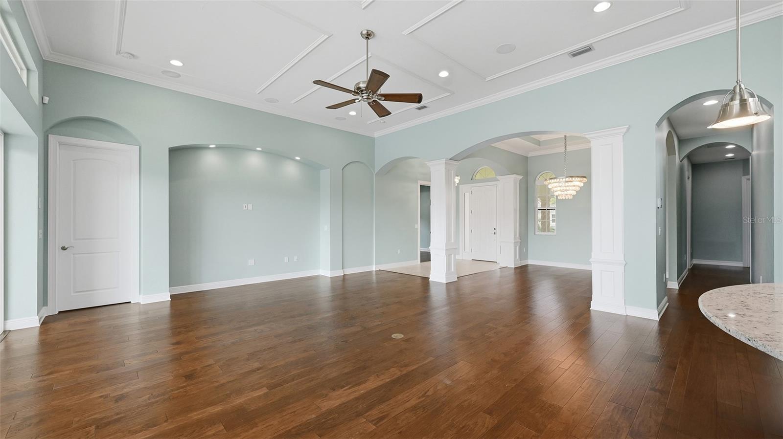 LEGENDS BAY - Residential