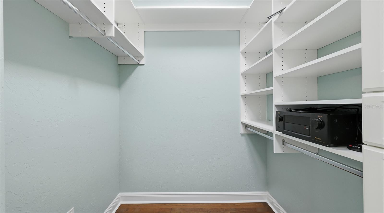 LEGENDS BAY - Residential