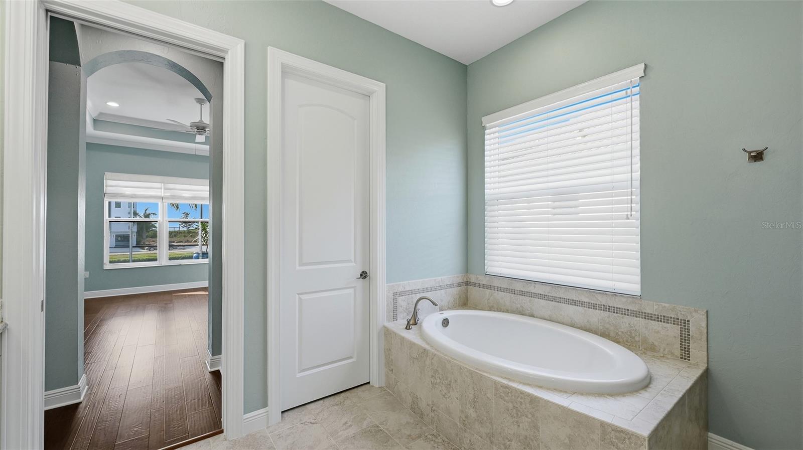 LEGENDS BAY - Residential