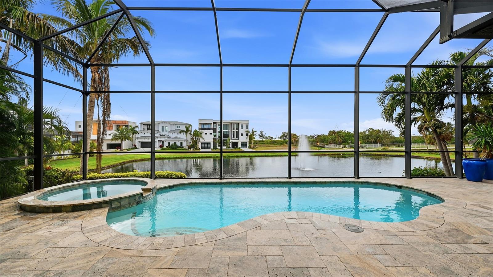 LEGENDS BAY - Residential