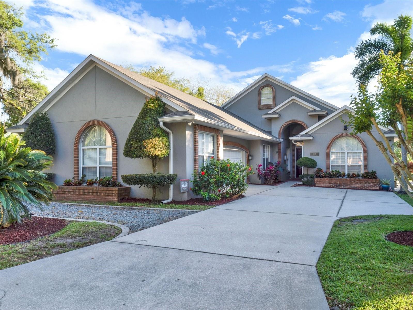 1516 BRIERCLIFF DRIVE