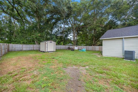 A home in DUNNELLON