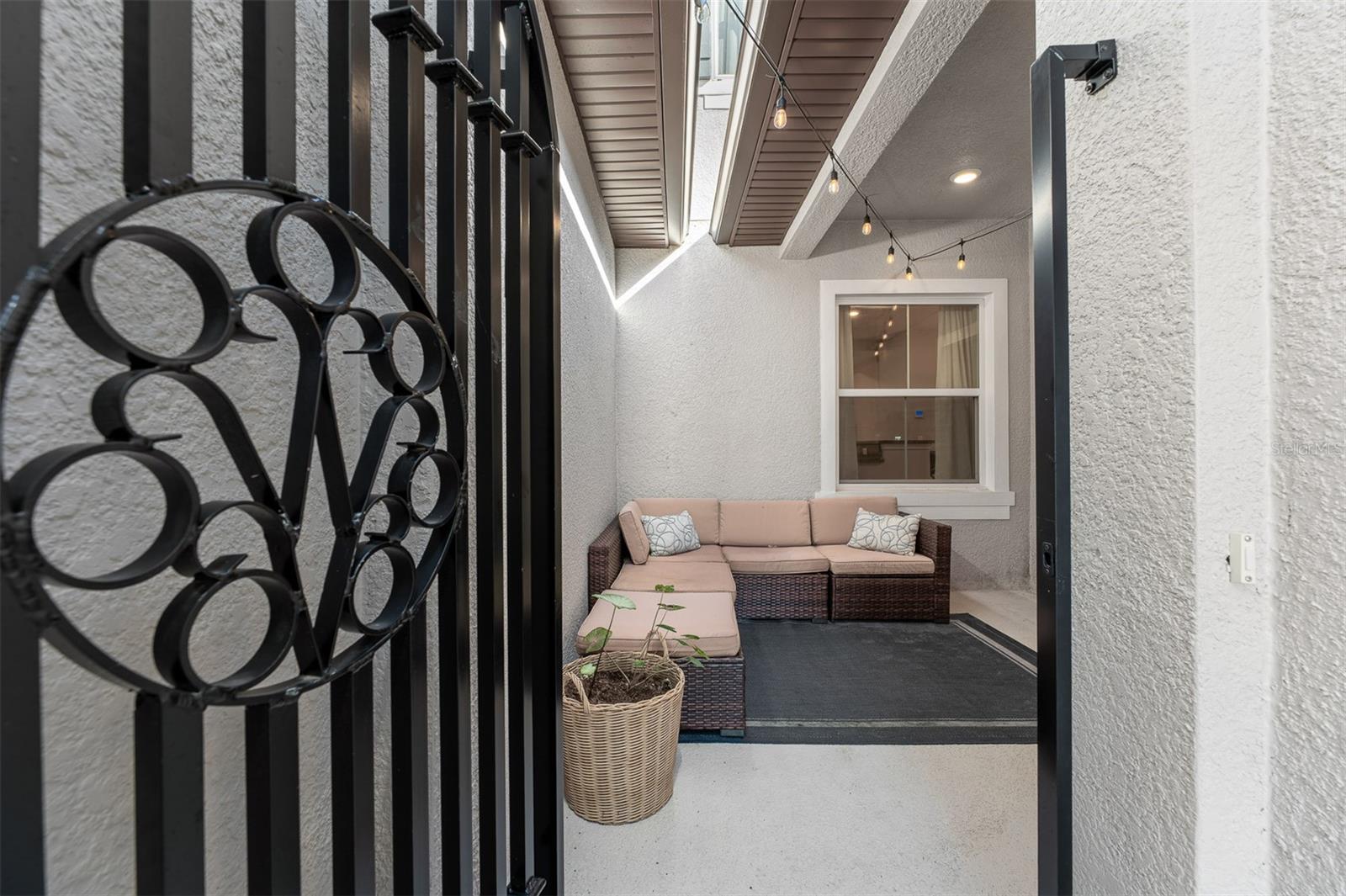 8556 MAGNIFICENT LANE