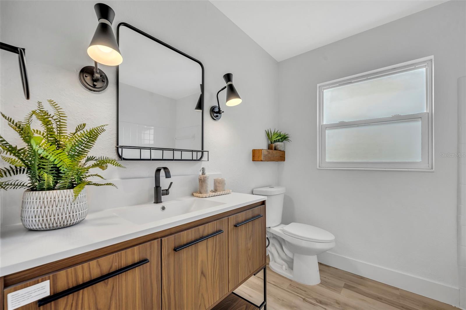 ENGELWOOD PARK - Residential