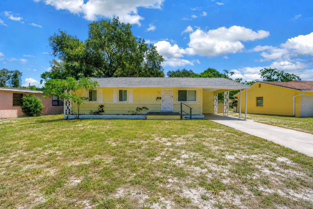 Photo of 930 Alcazar Way S, St Petersburg, FL 33705 (MLS # TB8550981)