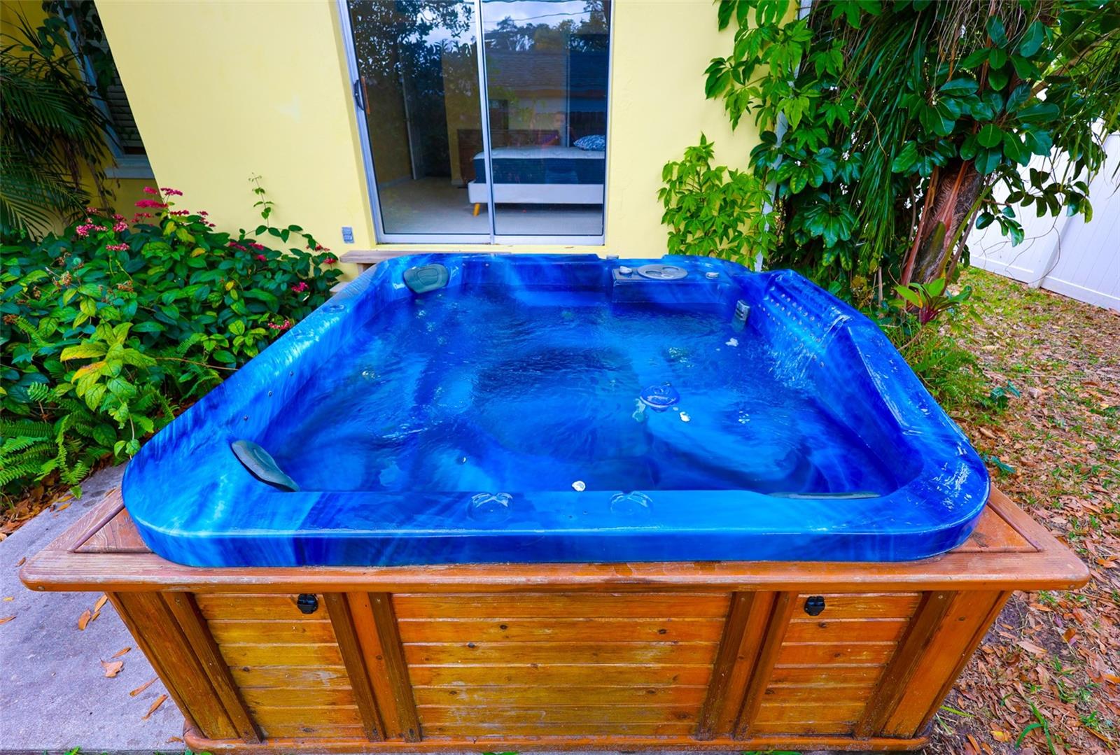 PINE OAK 1ST ADD - Residential Lease