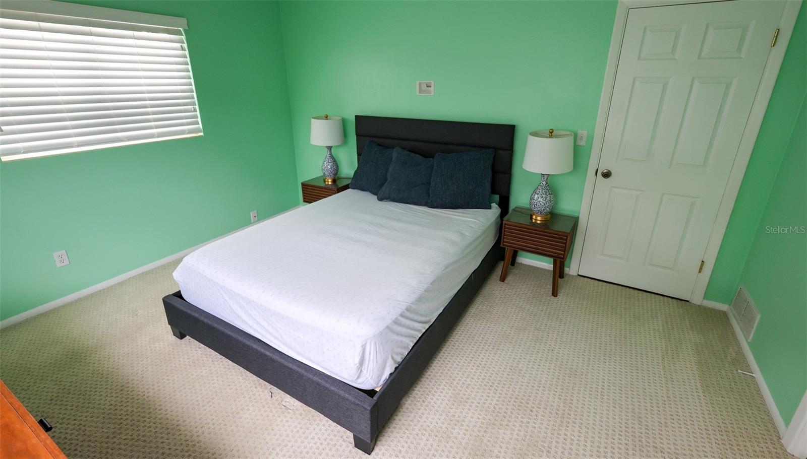 PINE OAK 1ST ADD - Residential Lease