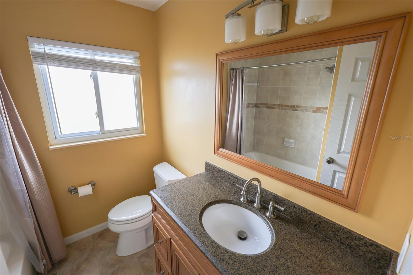 PINE OAK 1ST ADD - Residential Lease