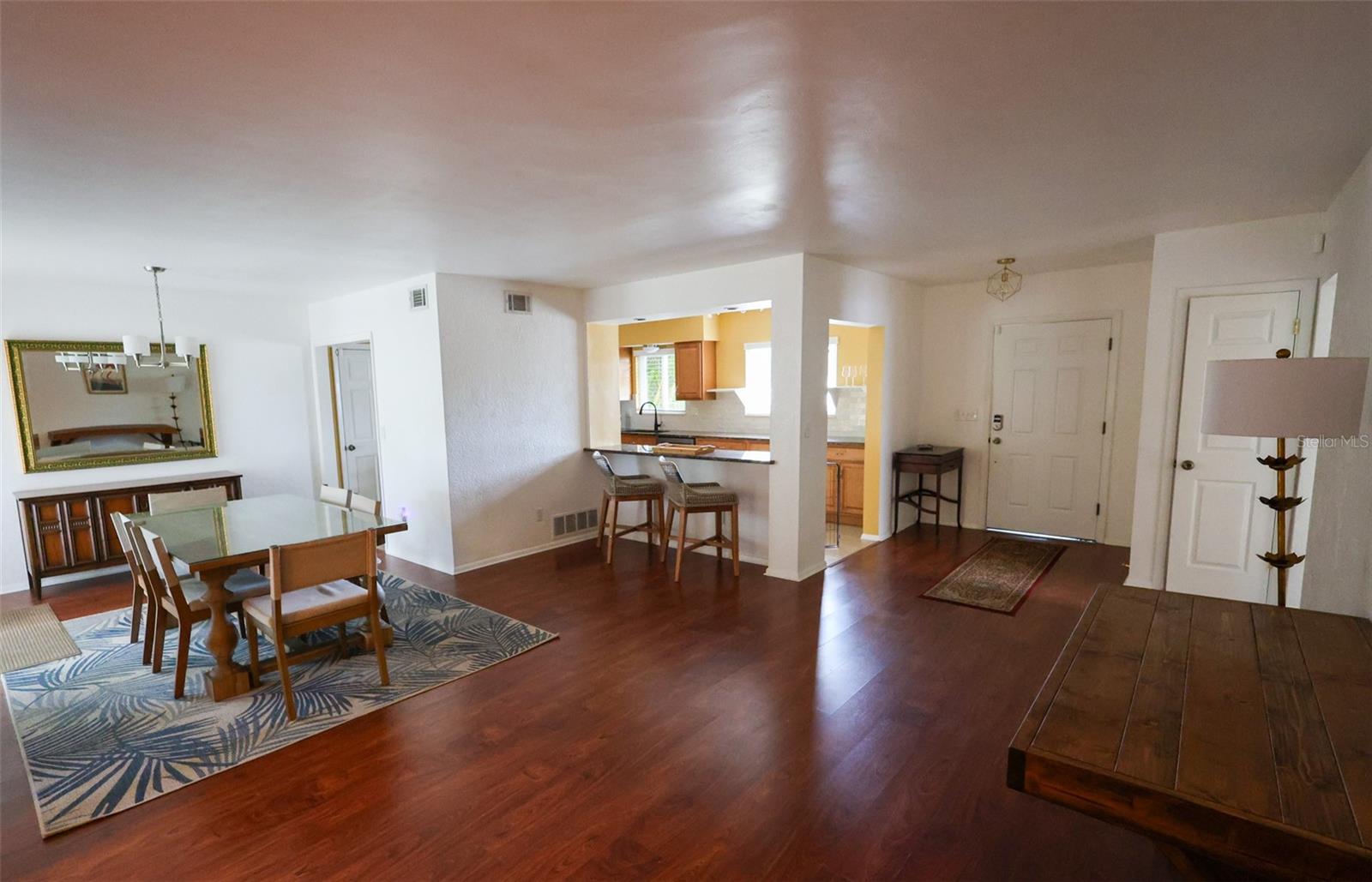 PINE OAK 1ST ADD - Residential Lease