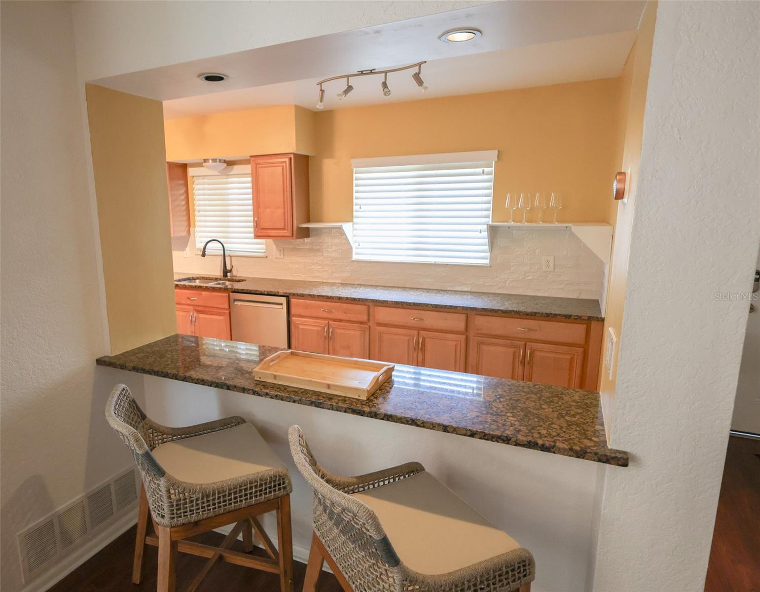 PINE OAK 1ST ADD - Residential Lease