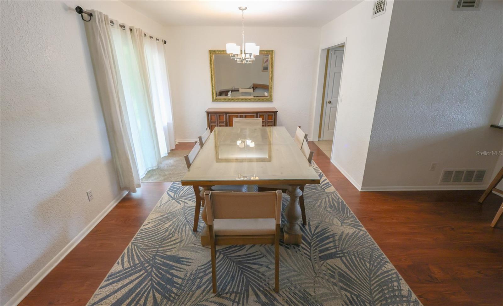 PINE OAK 1ST ADD - Residential Lease