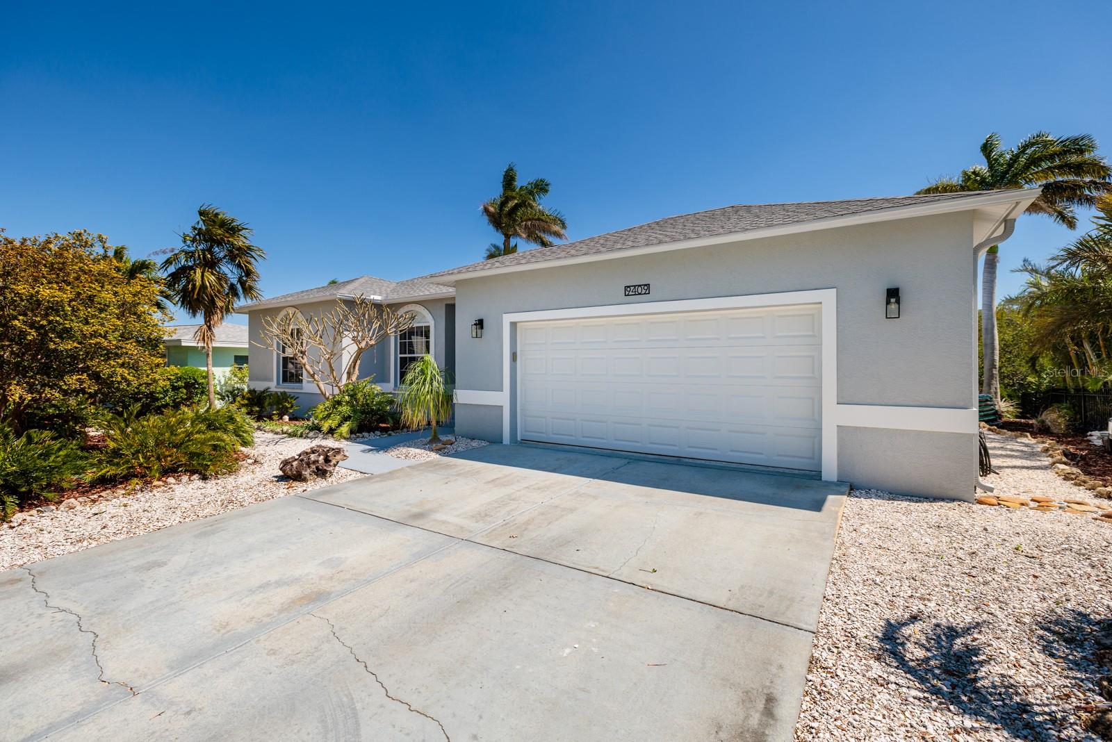 9409 SUN ISLE DRIVE NE