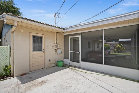 A home in SEMINOLE