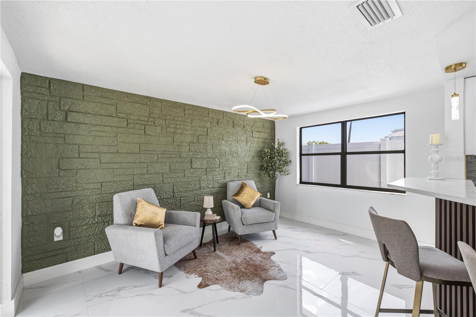 7010 PARROT DRIVE