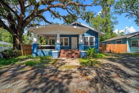 Photo of 708 E Crenshaw Street, Tampa, FL 33604 (MLS # TB8561696)