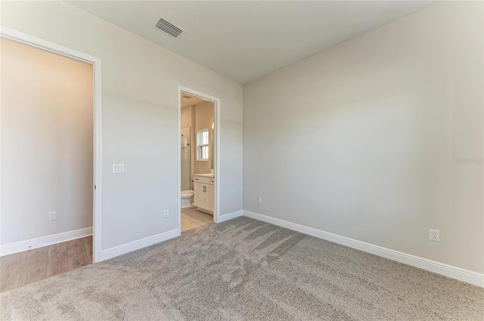 OAKFIELD TRAILS - Residential