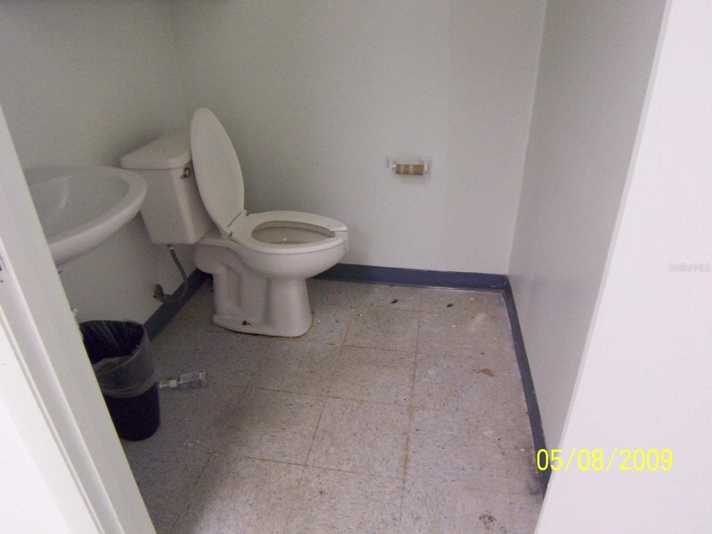 Photo of 136 W State Road 434, Winter Springs, FL 32708 (MLS # O6439358)