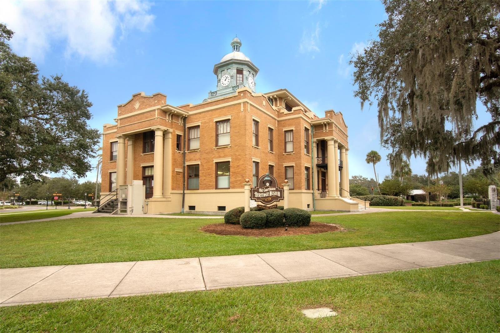 911 LONG AVENUE