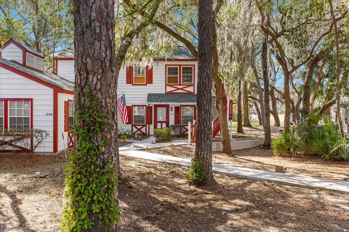 DERBY DOWNS - Residential