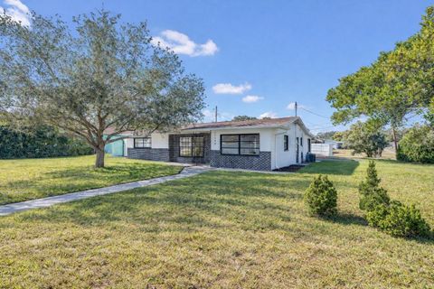 Photo of 11598 Ridge Road, Largo, FL 33778 (MLS # O6366977)