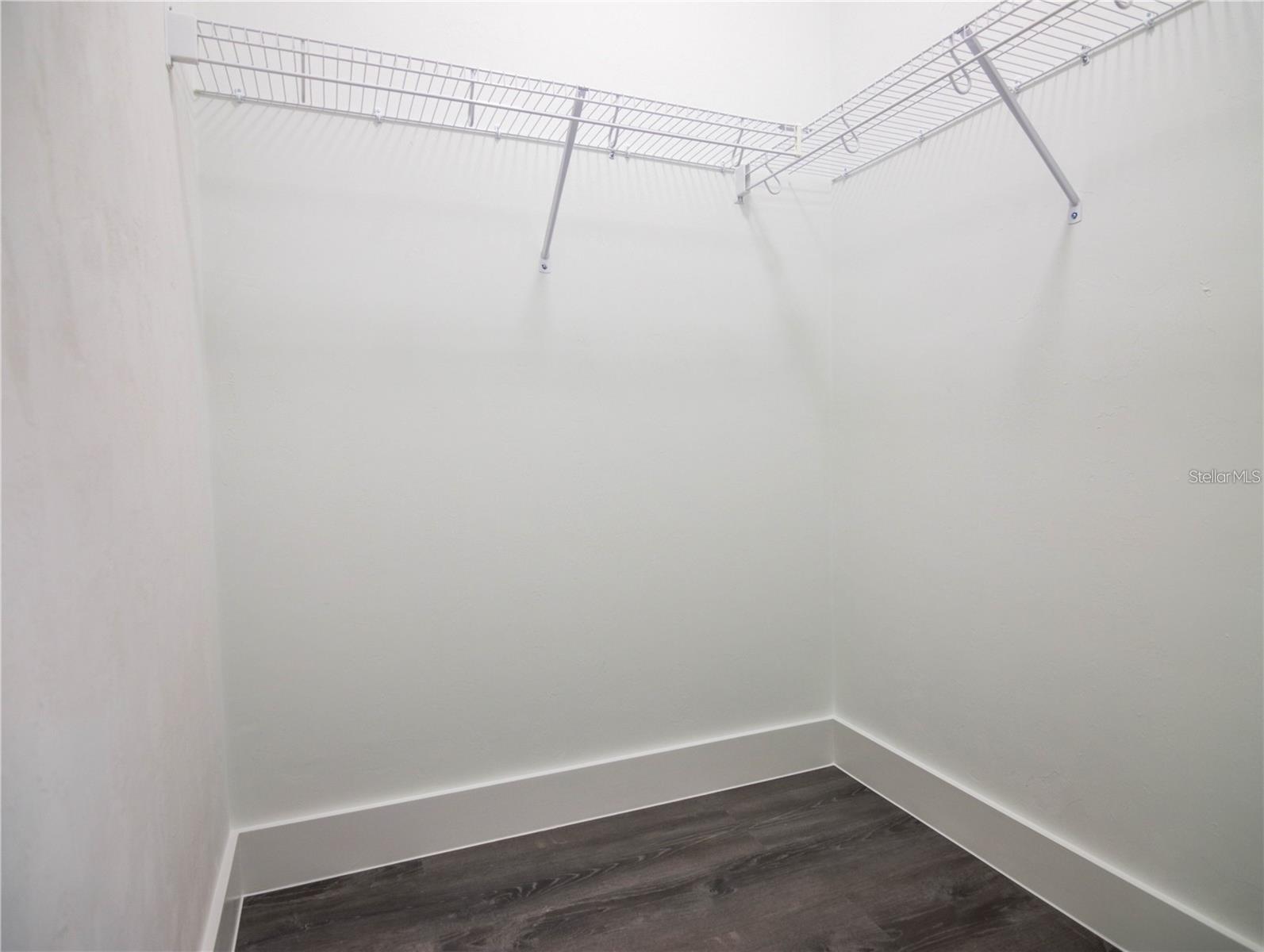 LAKE LOUISE ESTATES - Residential