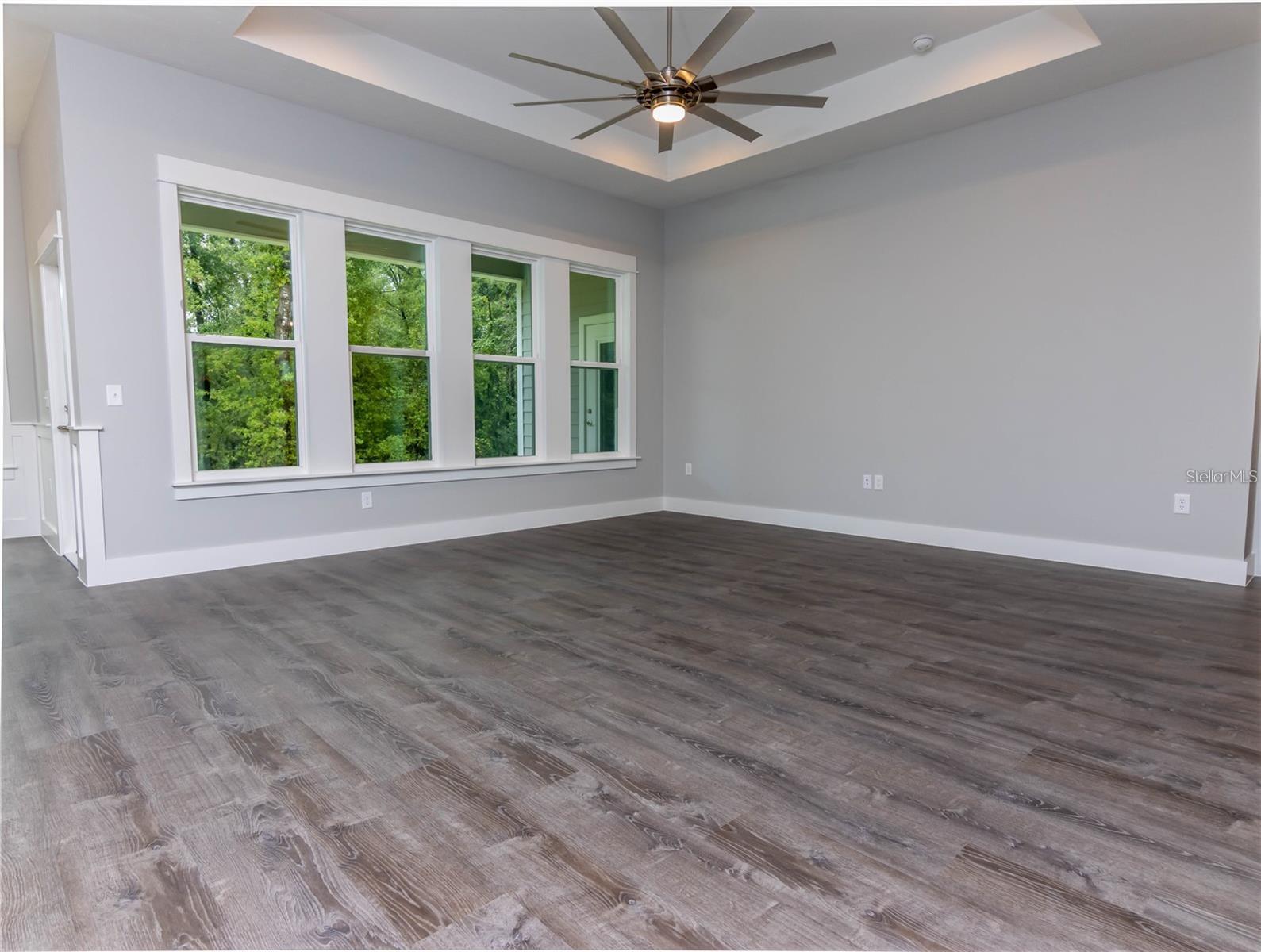 LAKE LOUISE ESTATES - Residential