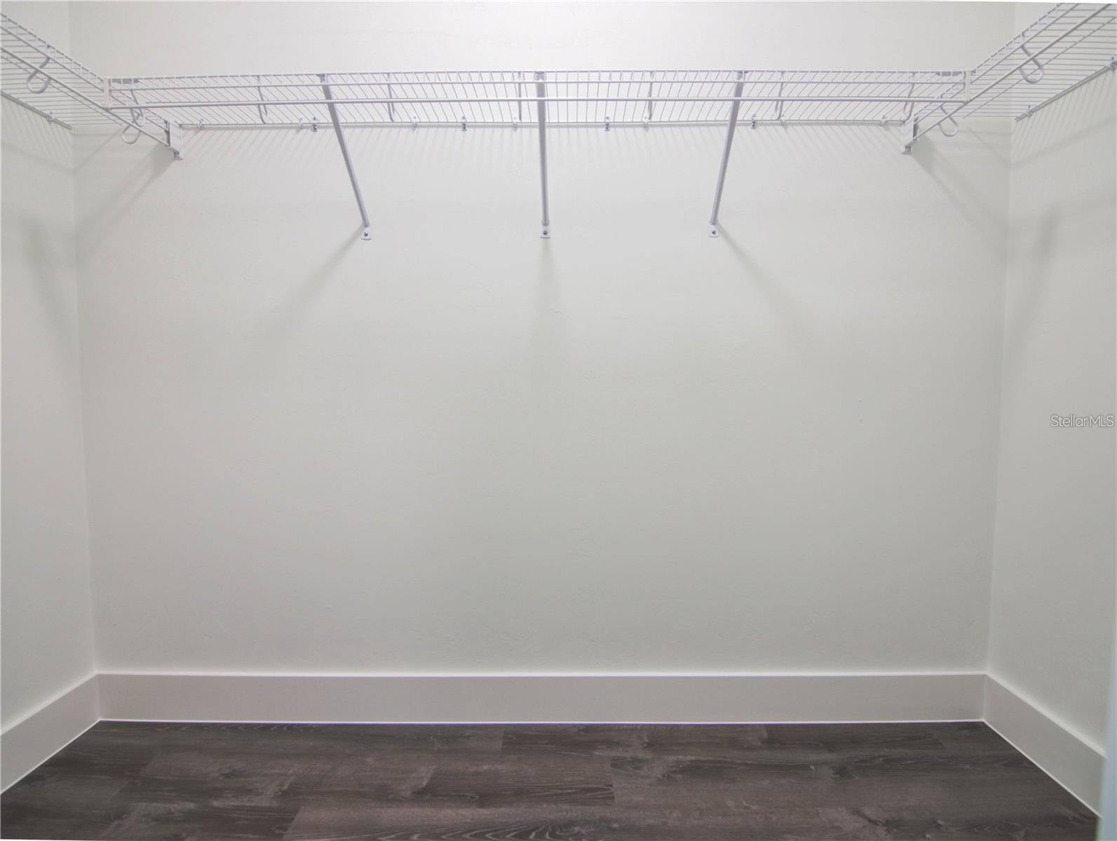 LAKE LOUISE ESTATES - Residential