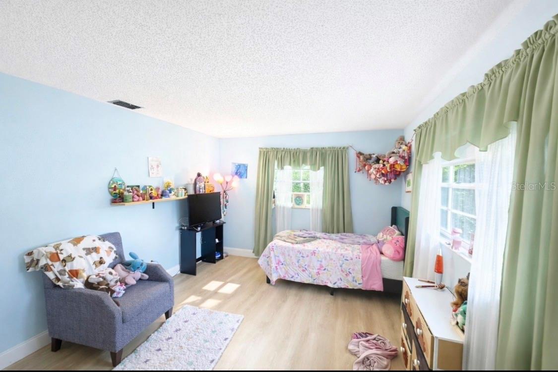 OAK FOREST UNIT 02 - Residential