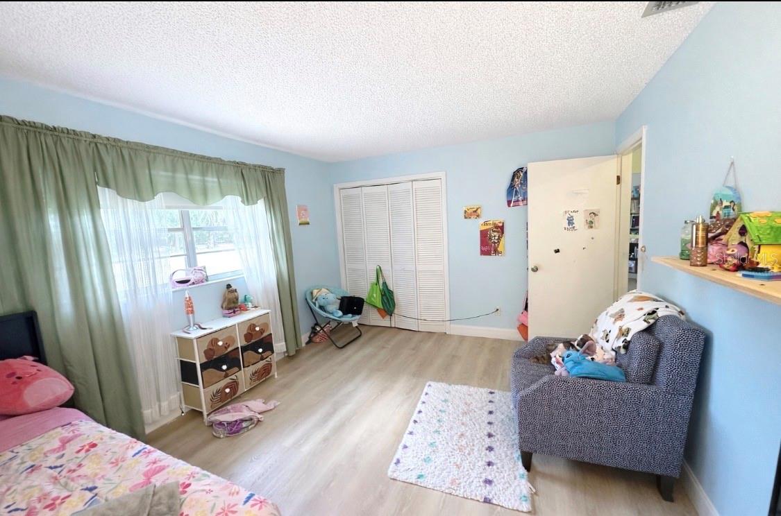 OAK FOREST UNIT 02 - Residential