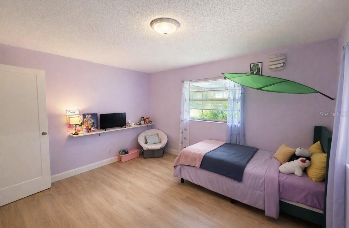 OAK FOREST UNIT 02 - Residential