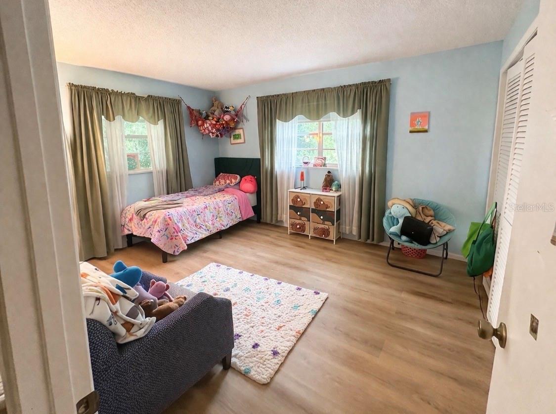 OAK FOREST UNIT 02 - Residential